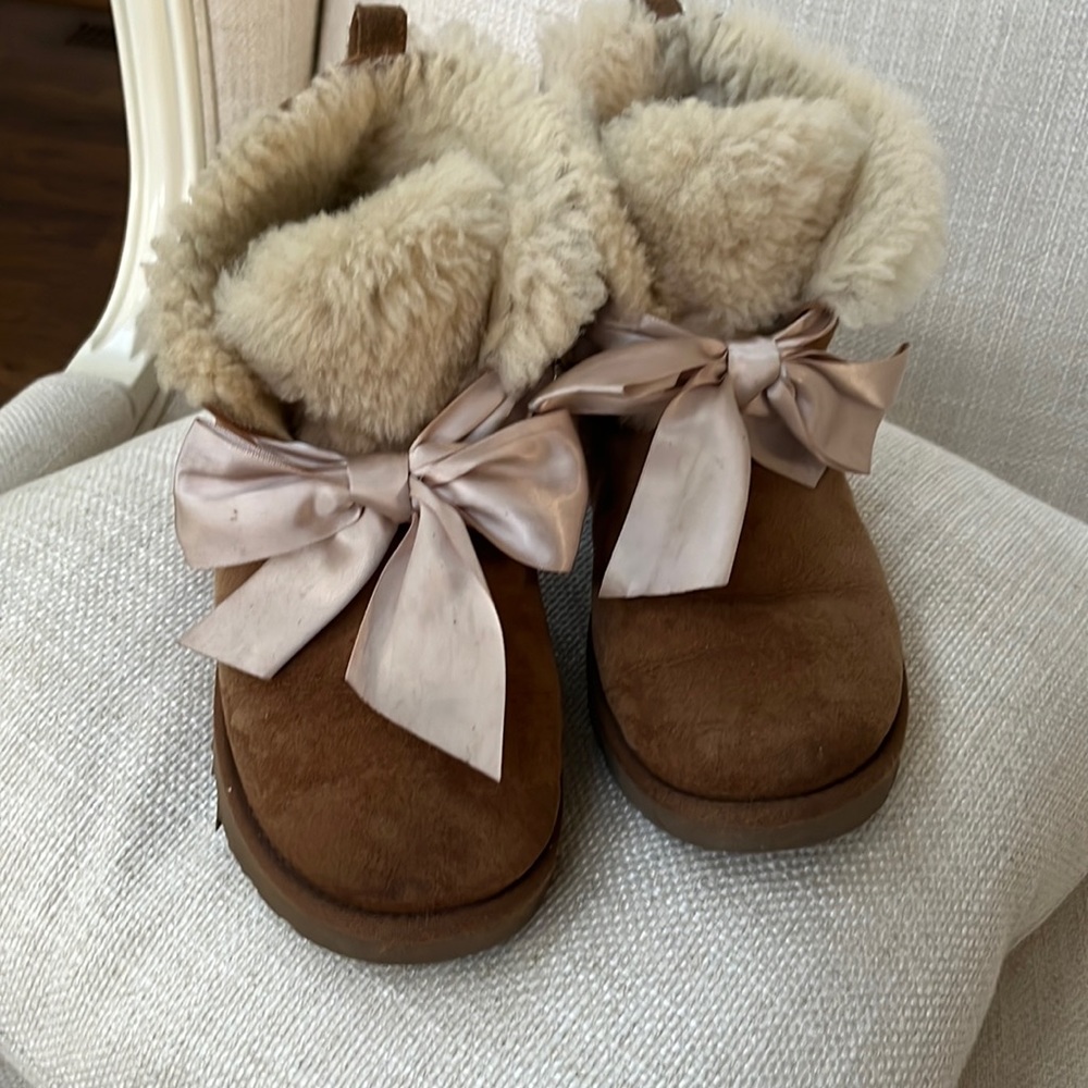 UGG Gita Bow Mini Boot
